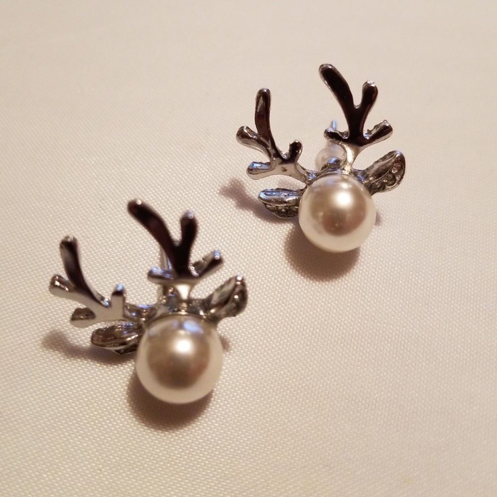 Silver Pearl Reindeer Earrings